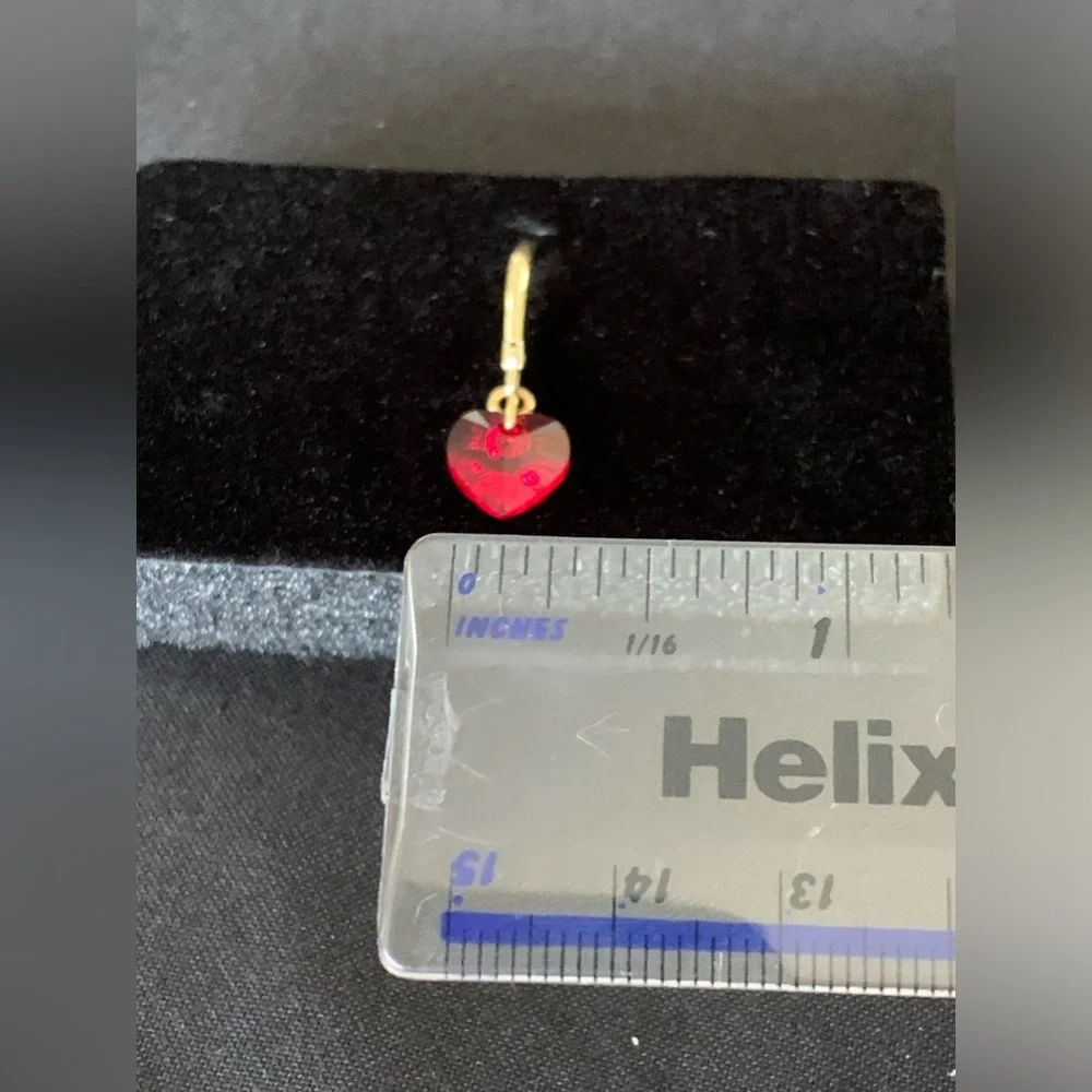 Set of two heart-shaped lever back earrings red and pink crystal